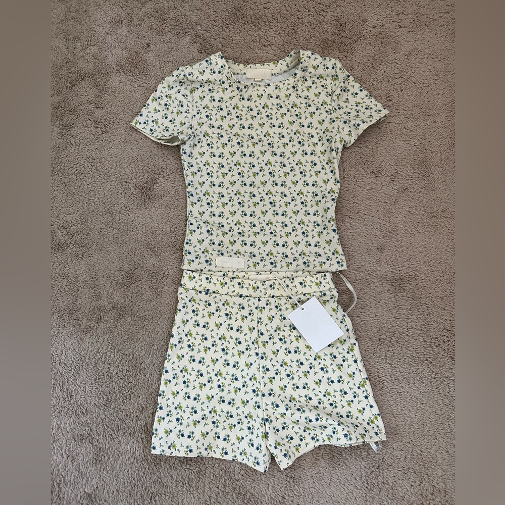 my mum made it matching pj set💙💛💚